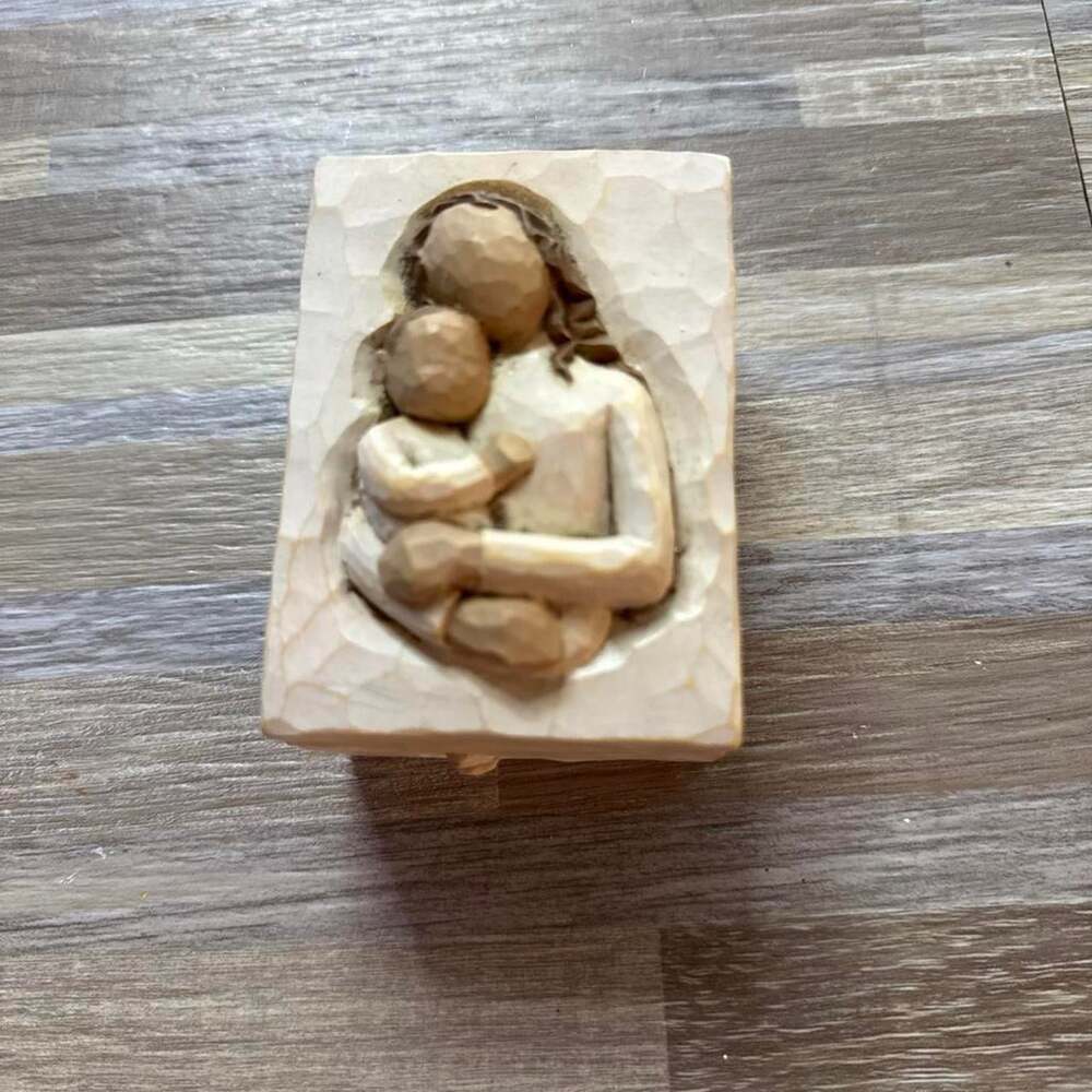 Hand Carved Wooden Mother And 9 Eca